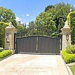 THE MOST BEAUTIFUL HOUSE GATES - @luxury.gates.collection Instagram Profile Photo