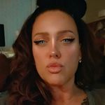 Angela Schwindt - @aladyliono Instagram Profile Photo