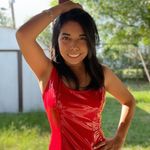 Anna Valenzuela - @annatomically Instagram Profile Photo
