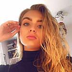 Annie Baxter - @anniebaxterr Instagram Profile Photo