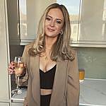 Annie Walker - @anniewalker_ Instagram Profile Photo