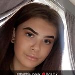 Bobbie Peel - @bobbiepeelxx Instagram Profile Photo