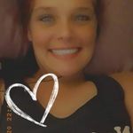 Carrie Henry - @carrie.henry.31586 Instagram Profile Photo
