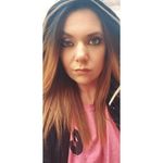 Courtney Bateman - @courtney.bateman Instagram Profile Photo