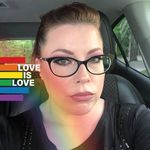 Debra Lowe - @debraloweartistry Instagram Profile Photo