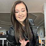 Elizabeth Lovell - @elizabeth.lovell1997 Instagram Profile Photo