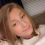 Elizabeth McBride - @_.mcbride._17 Instagram Profile Photo