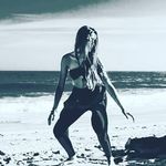 Emily Foster - @lavecinasurfera Instagram Profile Photo