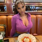 Evelyn Jones - @evebaby_j Instagram Profile Photo