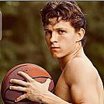 Bottom boy looks for Tops - @gay._.tomholland Instagram Profile Photo