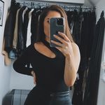Holly Young - @hollyyoungg Instagram Profile Photo