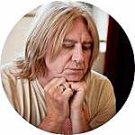 Joe Elliott - @joeelliott.page Instagram Profile Photo