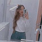 Julia Velez - @_juliavelez Instagram Profile Photo