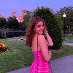 Julia Earley - @juliaa.earleyy Instagram Profile Photo