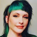 Karen Bennewitz - @glitterbootsandbeer Instagram Profile Photo