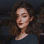 Lara Young - @lara.young94 Instagram Profile Photo