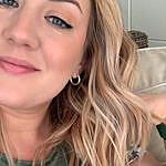 Laura Conway - @layeredbylaura Instagram Profile Photo