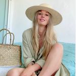 Laura Hyde - @larshyde Instagram Profile Photo