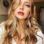 Laura Knight - @laurahardeman Instagram Profile Photo