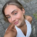 LAURA PIPINSKA - @laura.pipinska Instagram Profile Photo