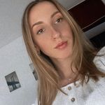 Laura Weinmann - @laura_wmn Instagram Profile Photo