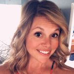 Leslie Tolley - @art.on.a.whim Instagram Profile Photo