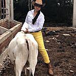 Elizabeth Orellana - @linda_orellana__ Instagram Profile Photo