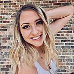 Lindsey Roberts - @lindsey_roberts Instagram Profile Photo