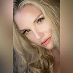 Liz Ashley - @thelizashley Instagram Profile Photo