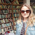 Louise Wilcox - @loubeckley_the_bookworm Instagram Profile Photo