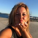 Mary Bauer - @mary_bauer_jueguen Instagram Profile Photo