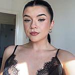 Nicole Robinson - @_nicolerobinson Instagram Profile Photo