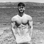 Ronnie Nesbitt - @rnesbitt_fitness Instagram Profile Photo