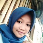 Shelly Ronny Aurellya Putri - @chellow_28 Instagram Profile Photo