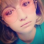 Rose Bartlett - @rosie_tinted_glasses Instagram Profile Photo
