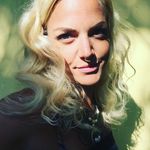 Roxanne Smith - @roxanneeva Instagram Profile Photo