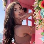 Scarlet Rose - @alla_lambaryan Instagram Profile Photo