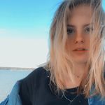 Hannah Hunnicutt - @bookloss_and_surf Instagram Profile Photo