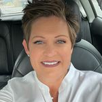 Shannon Vittitow - @shannonsellsindianahomes Instagram Profile Photo