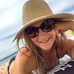 Susan Duncan - @move.eat.beach.repeat Instagram Profile Photo
