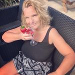 Tina Starkey - @tina.starkey.142 Instagram Profile Photo