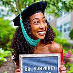 Dr. Victoria Humphrey, Dermatology Resident - @drcurlyderm Instagram Profile Photo